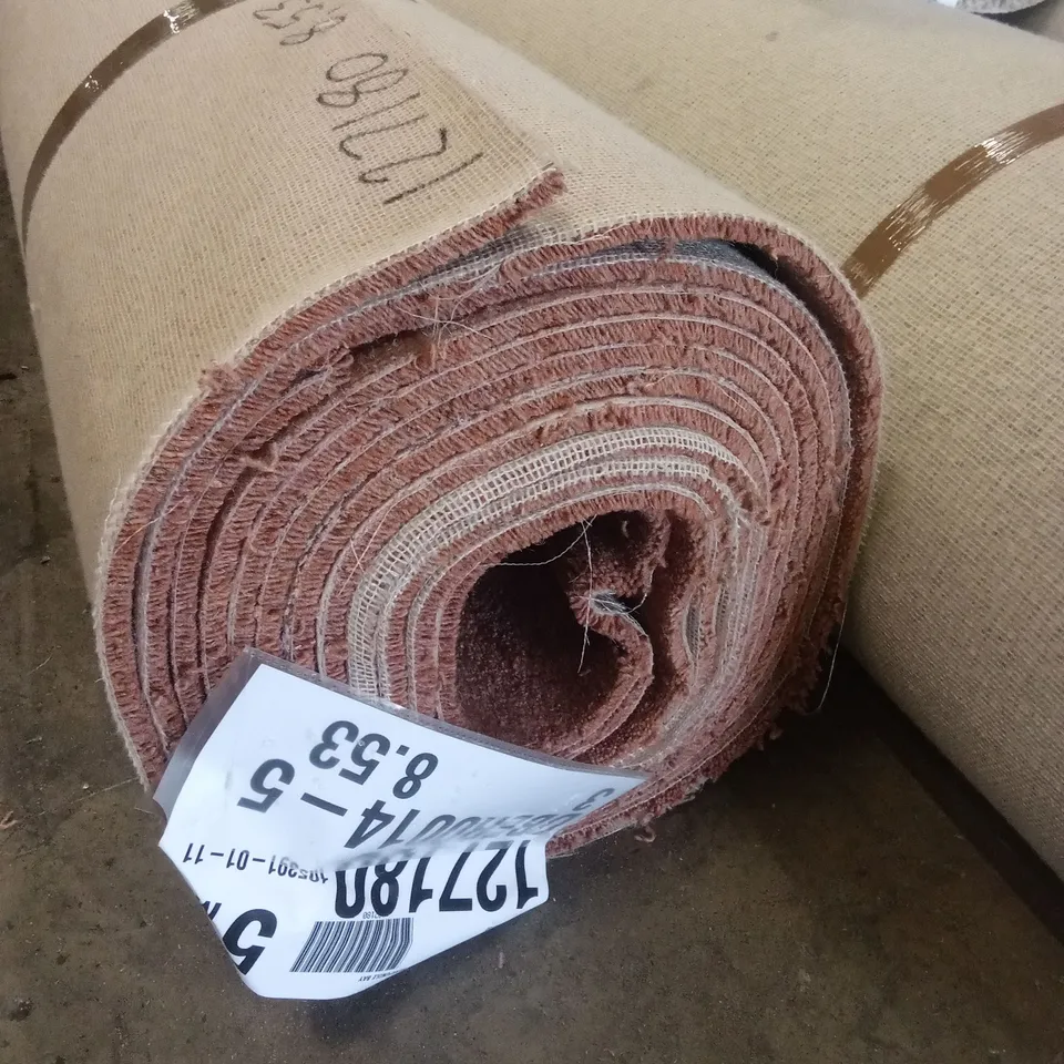 ROLL OF QUALITY DIM BERBER BARAFUNDLE BAY CARPET // APPROX SIZE: 8.53 x 5m