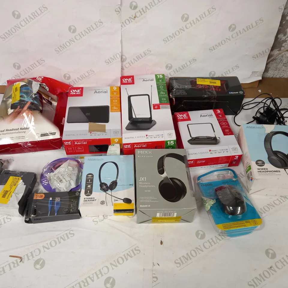 LOT OF APPROXIMATELY 5 ASSORTED ELECTRICAL ITEMS TO INCLUDE JX1 WIRELESS HEADPHONES, HAMA HEADREST HOLDER, AND ONE FOR ALL ARIEL ATC. 