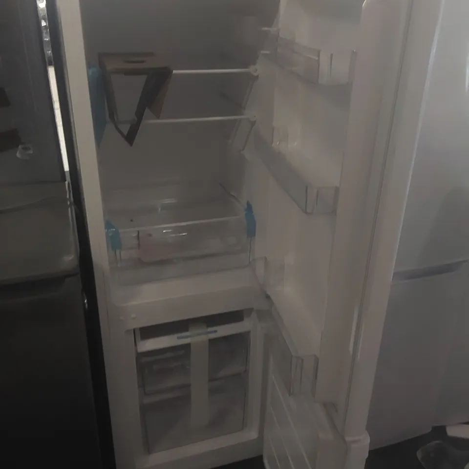 LOGIK L50BW23 60/40 FRIDGE FREEZER - WHITE