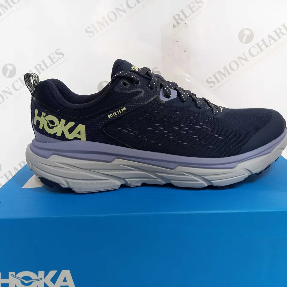 BOXED HOKA W CHALLENGER ATR 6 GTX TRAINER - UK 7.5