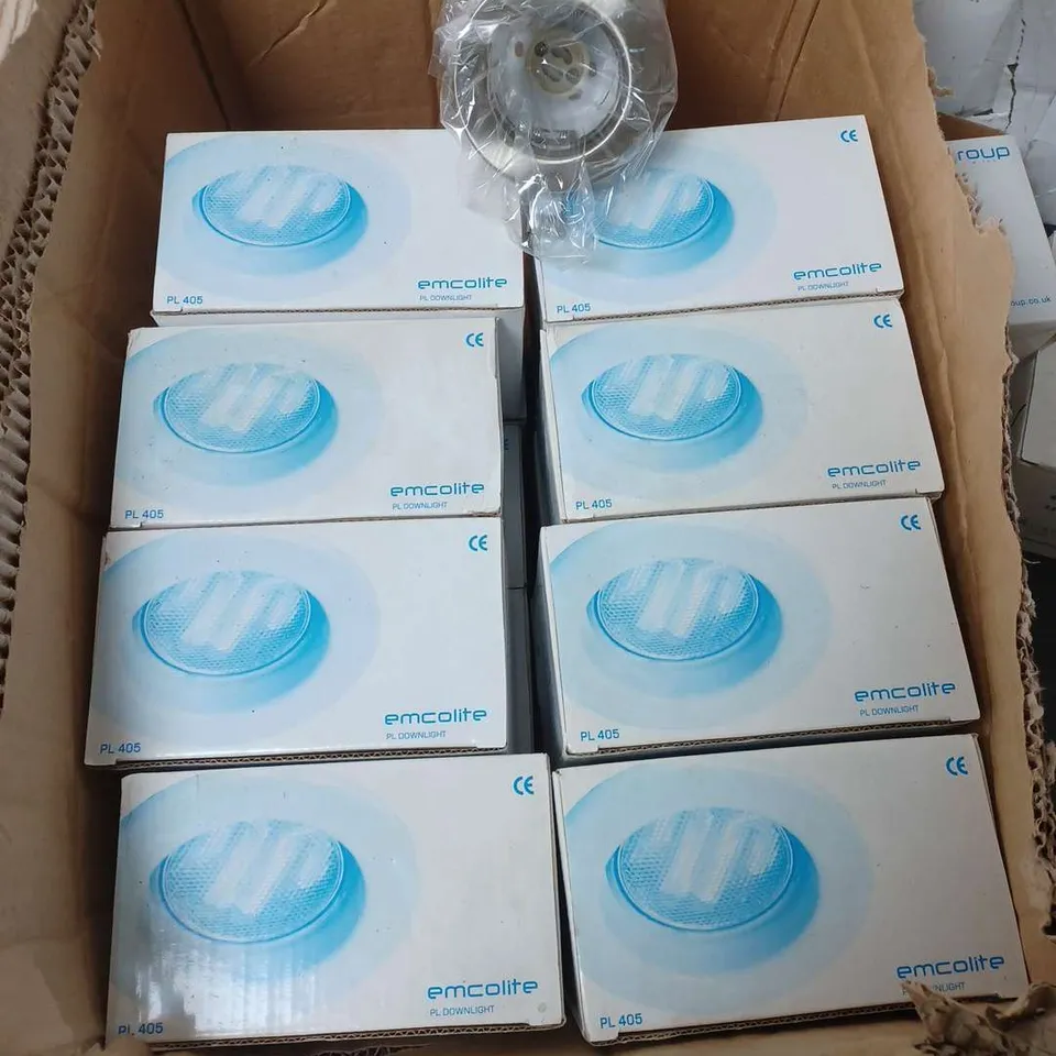 LOT OF MIXED LIGHT FITTING TO INCLUDE, 16 EMCOLITE SILVER FLUSH MOUNT LIGHT FITTINGS MODEL LDL13, 16 SILVER FLUSH DOWNLIGHTS MODEL PL405, 10 FLUSH SPOTLIGHTS MODEL LDL13, AMONGST OTHERS 