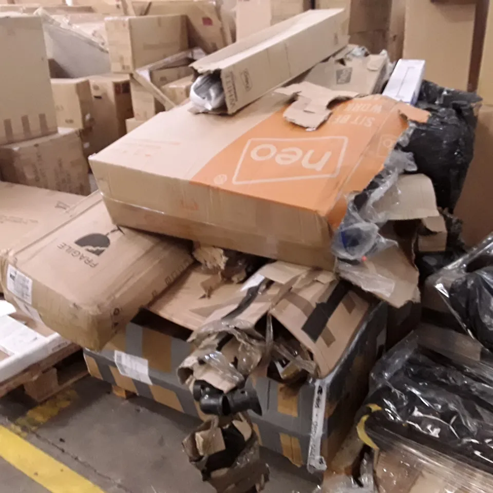 PALLET OF ASSORTED HOUSEHOLD GOODS AND FURNITURE PARTS