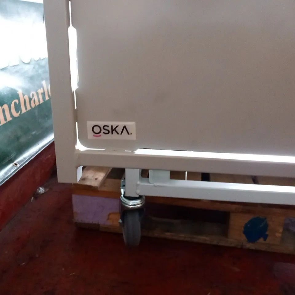 OSKA ELECTRIC PROFILING MEDICAL HOSPITAL TYPE SINGLE CARE BED MOBILITY 