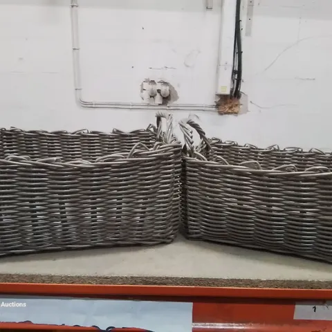 BOXED SET OF 2 PLASTIC WOVEN BASKETS.