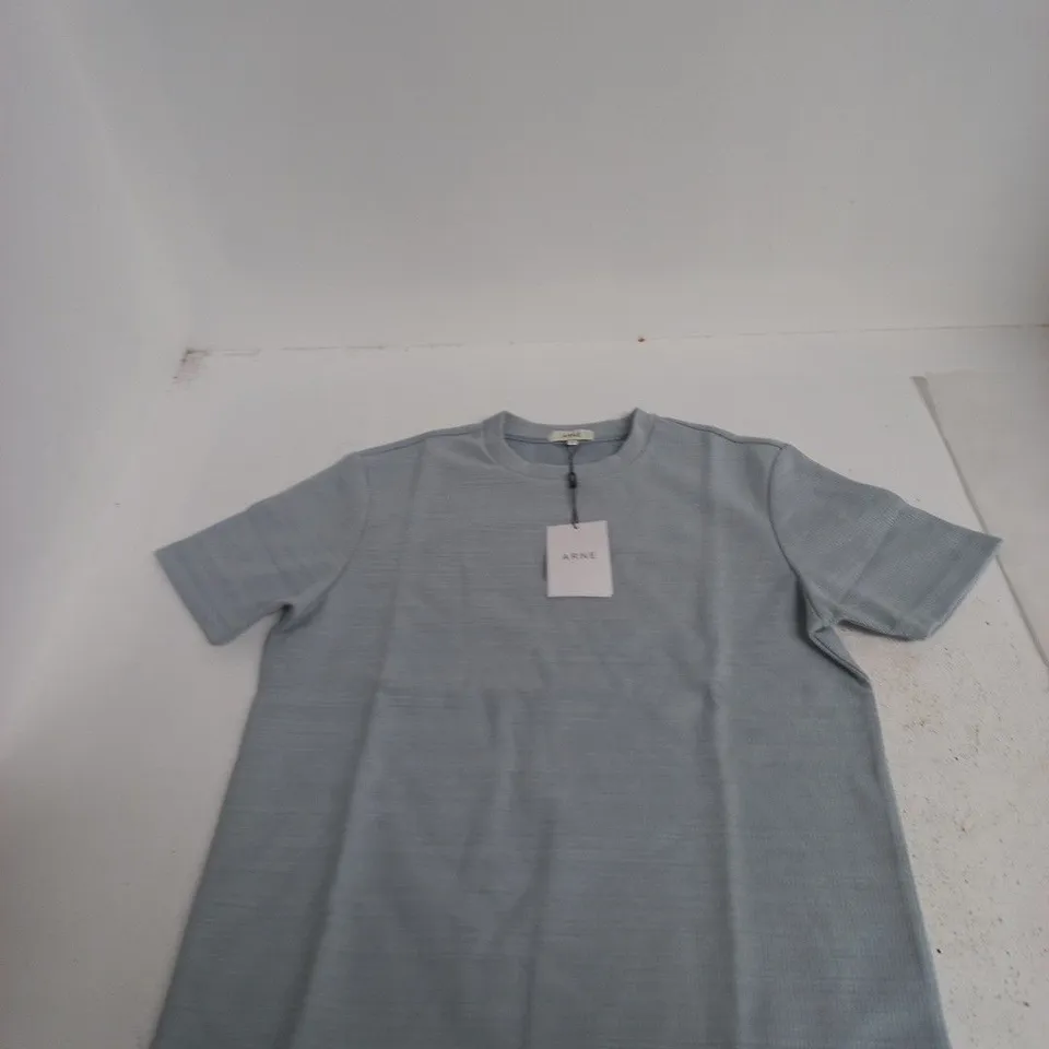 ARNE LIGHT BLUE SHORT-SLEEVE TOP – UK M (ORIGINAL: M)