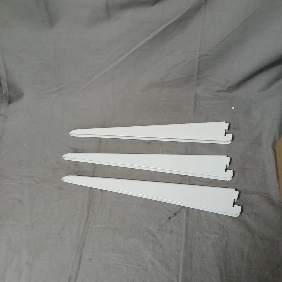 WHITE VENETIAN BLIND SLATS – SET OF APPROXIMATELY 10 ITEMS