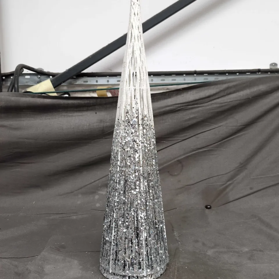 BOXED UNBRANDED DECORATIVE LIGHT 