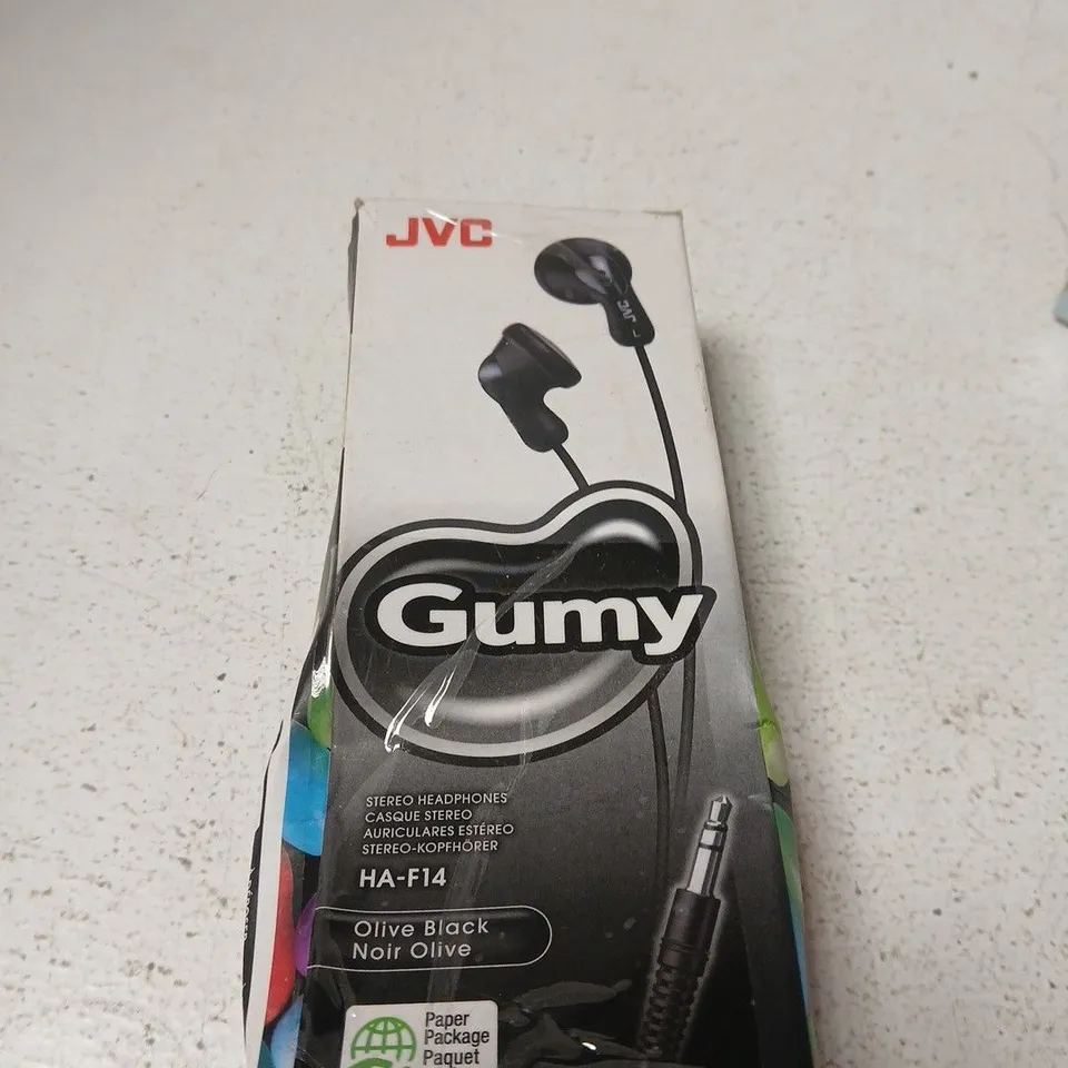 BOX OF APPROXIMATELY 18 ASSORTED ITEMS INCLUDING JVC GUMMY EARPHONES , EARBUDS AND A9 BATTERY IP CAMERA