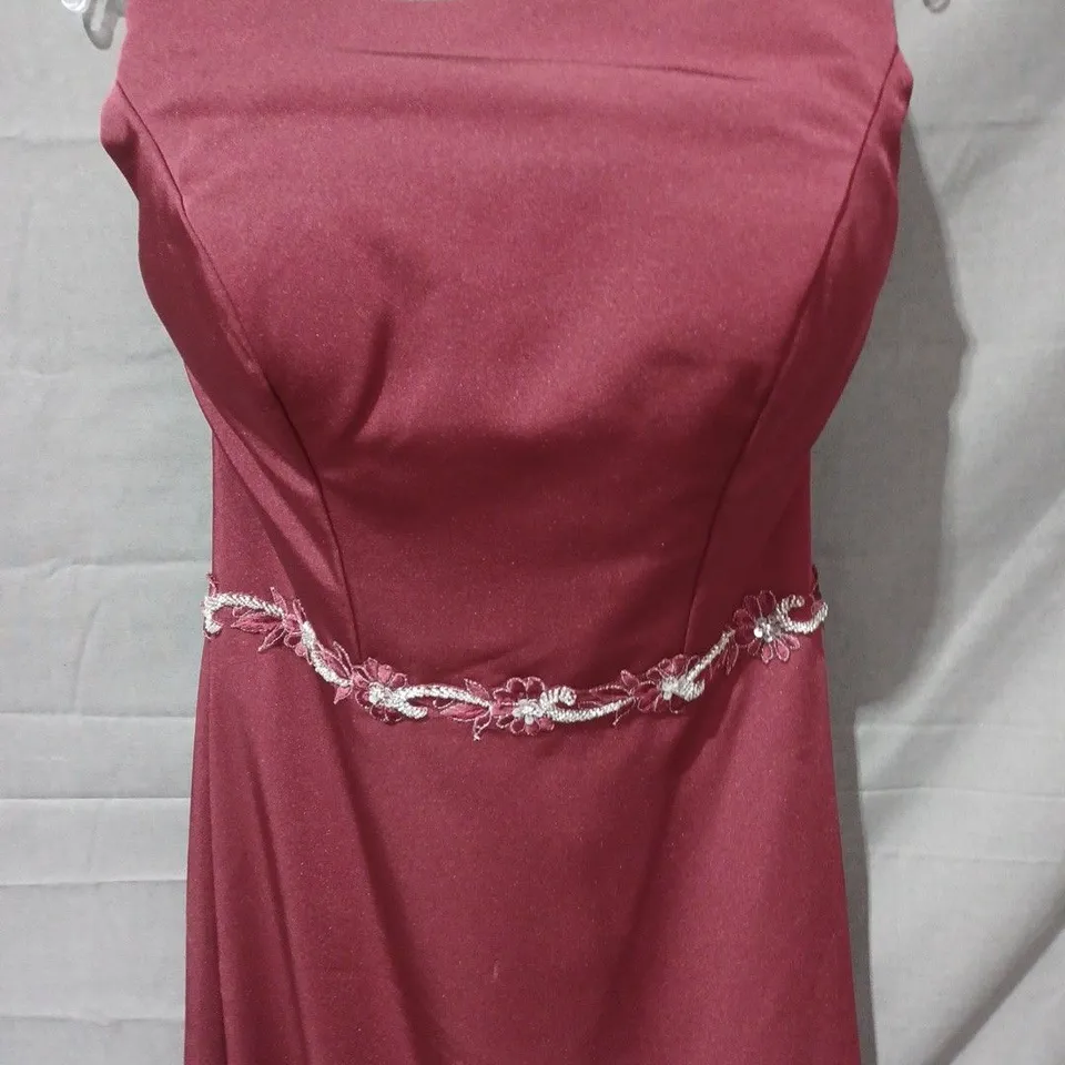GINO CERRUTI FLORAL DETAIL OPEN BACK DRESS IN RED - LARGE