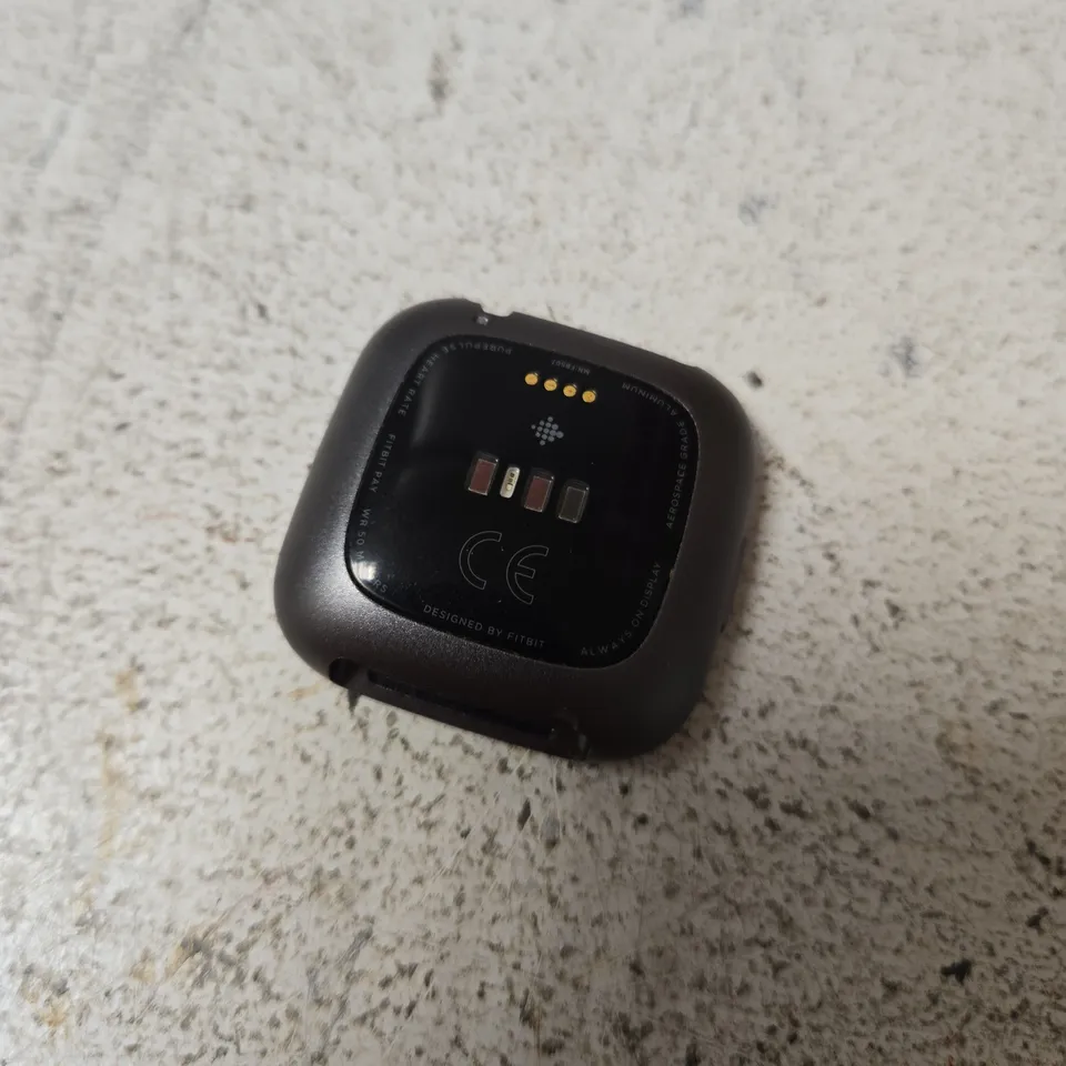 FITBIT VERSA 2 CARBON