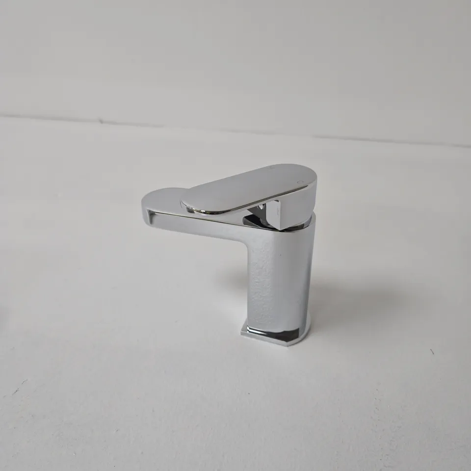 CHROME SINGLE-HANDLE BASIN TAP (MODERN MIXER)