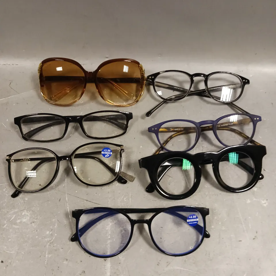 APPROXIMATELY 15 ASSORTED GLASSES/SUNGLASSES IN VARIOUS DESIGNS 