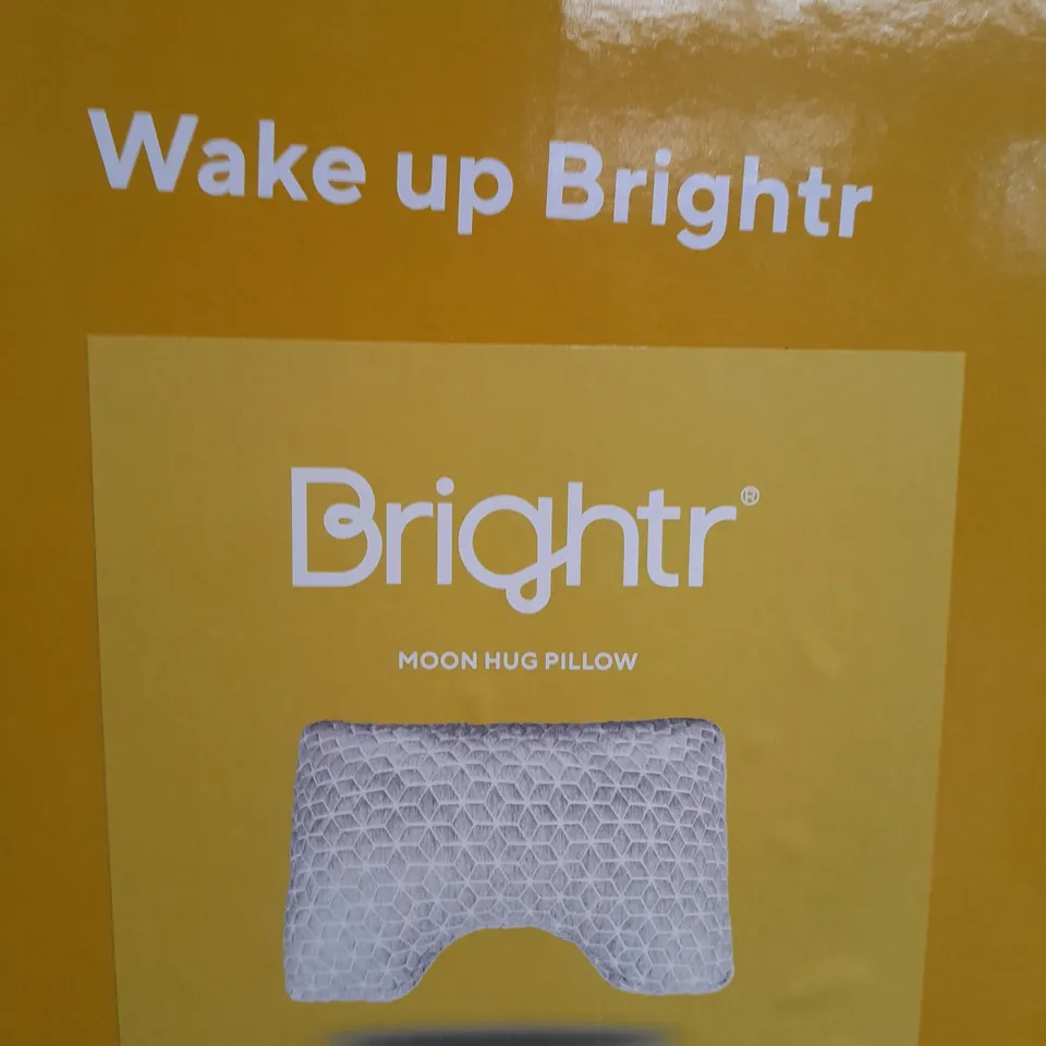 BRIGHTR - MEMORY FOAM MOON HUG PILLOW