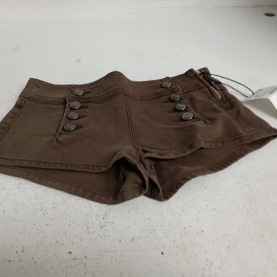 BERSHKA BROWN BUTTON-DETAIL SHORTS - SIZE UK 4