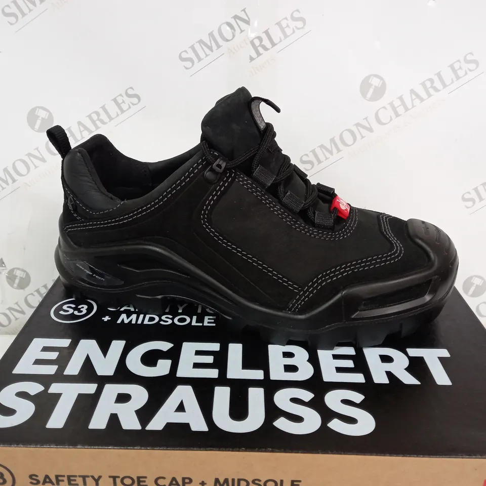 STRAUSS ENGELBERT SAFETY TOE CAP AND MIDSOLE - SIZE 8