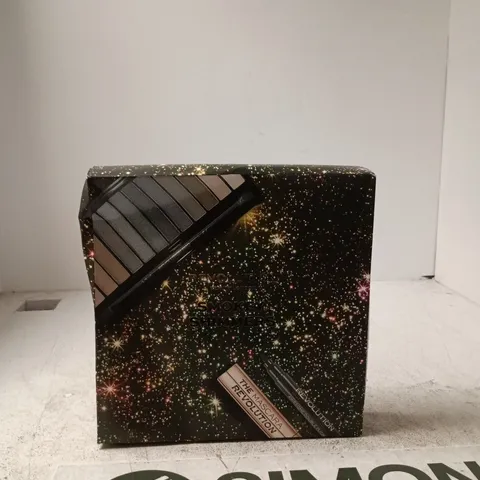 REVOLUTION BEAUTY LONDON SMOKEY SHIMMERS MAKEUP SET