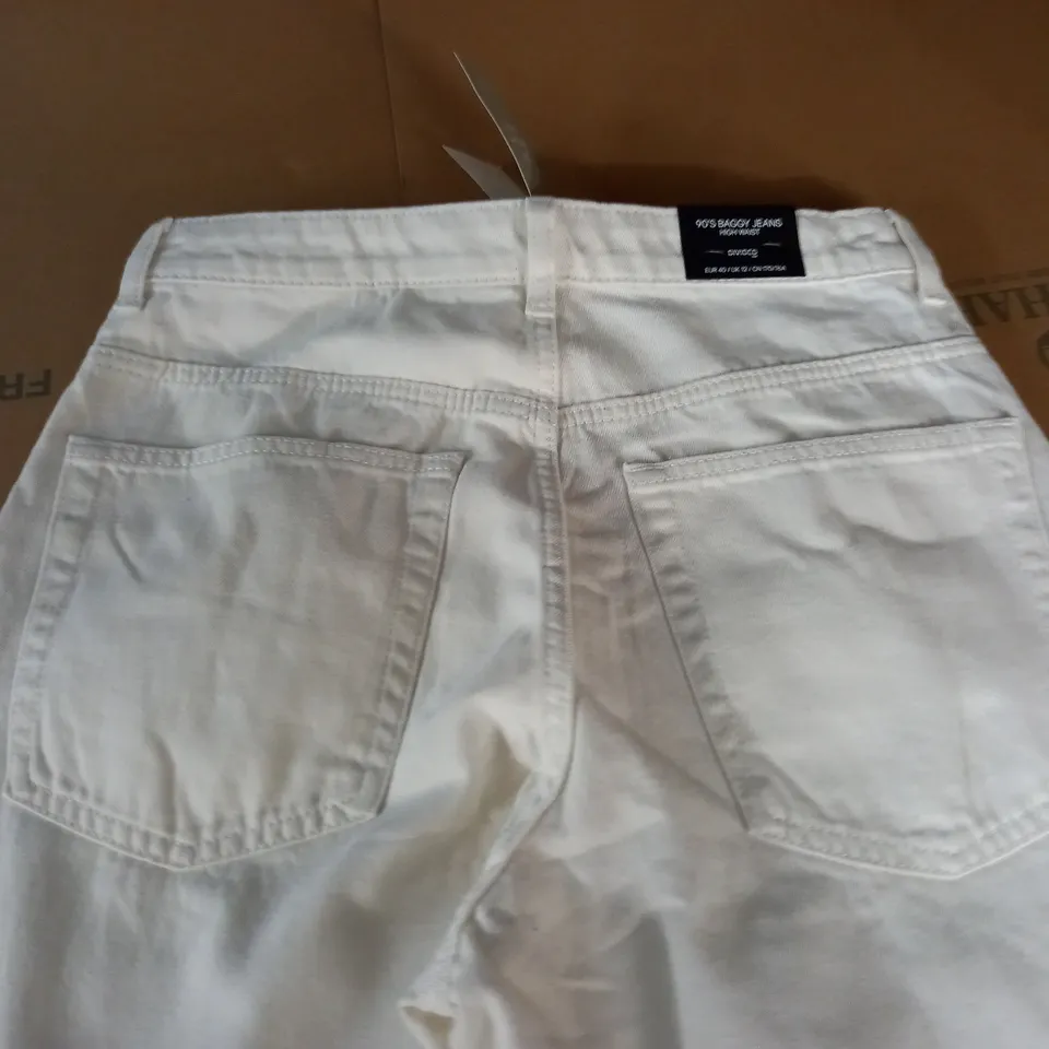 DIVIDED 90'S BAGGY JEANS IN WHITE - UK 12