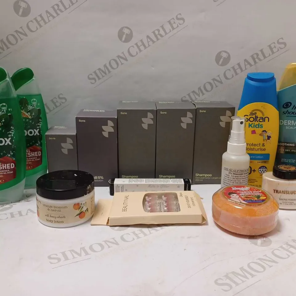 LOT OF APPROX 10 ASSORTED BEAUTY TO INCLUDE RADOX SHOWER GEL, FALSE NAILS, REVOLUTION TRANSLUCENT BAKING POWDER, ETC 