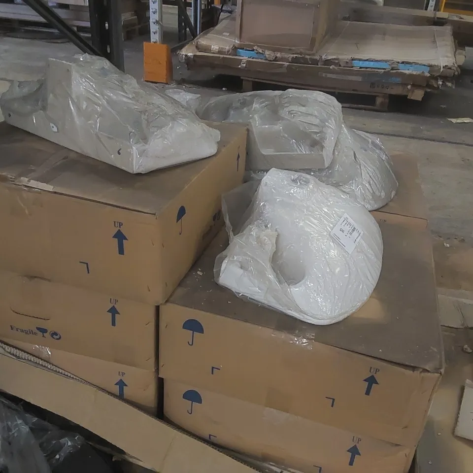 PALLET CONTAINING A LARGE QUANTITY OF BRAND NEW LECICO SINKS