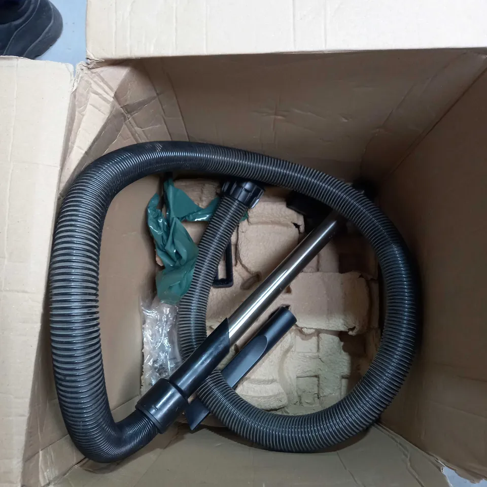 NUMATIC HENRY PET PRO VACUUM CLEANER 