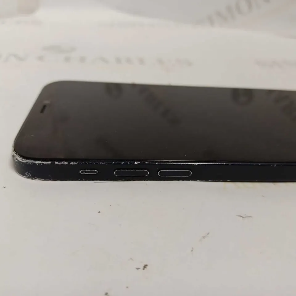 APPLE IPHONE - BLACK MODEL UNKNOWN 