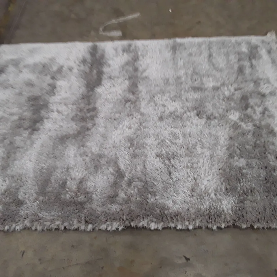 QUALITY DESIGNER AREA RUG // APPROX SIZE: 200 x 300cm