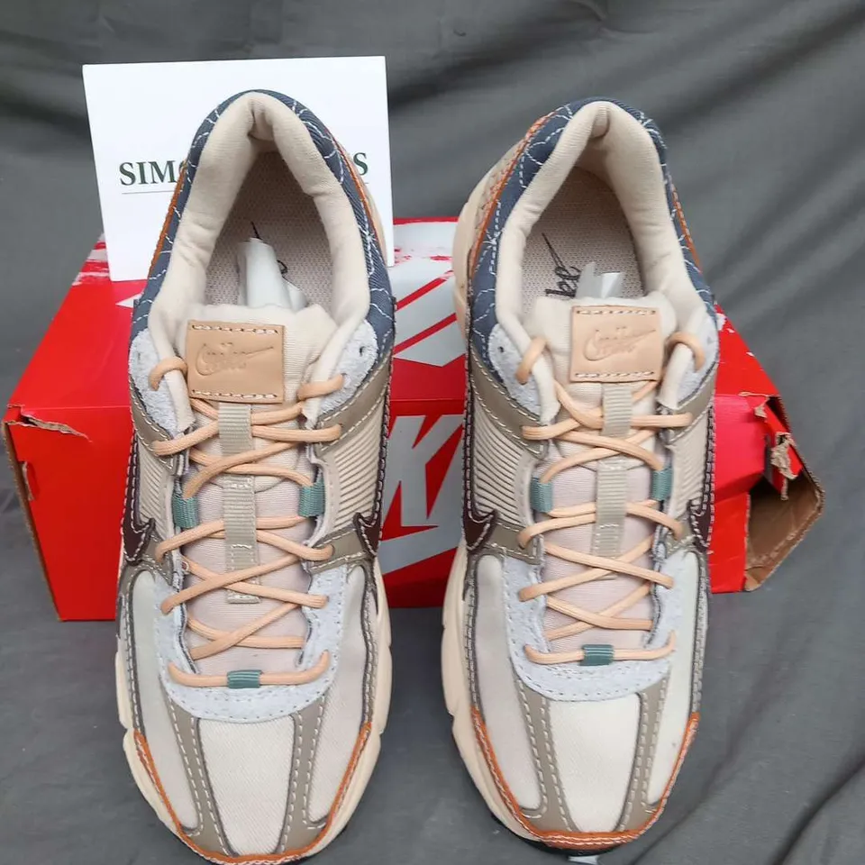 BOXED NIKE ZOOM VOMERO 5 SANDRIFT SIZE 6
