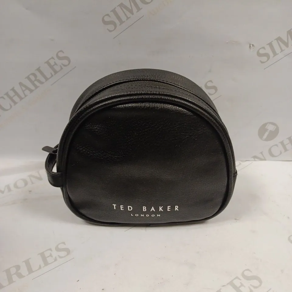 BAGGED TED BAKER LONDON HEADPHONES WITH CARRY CASE