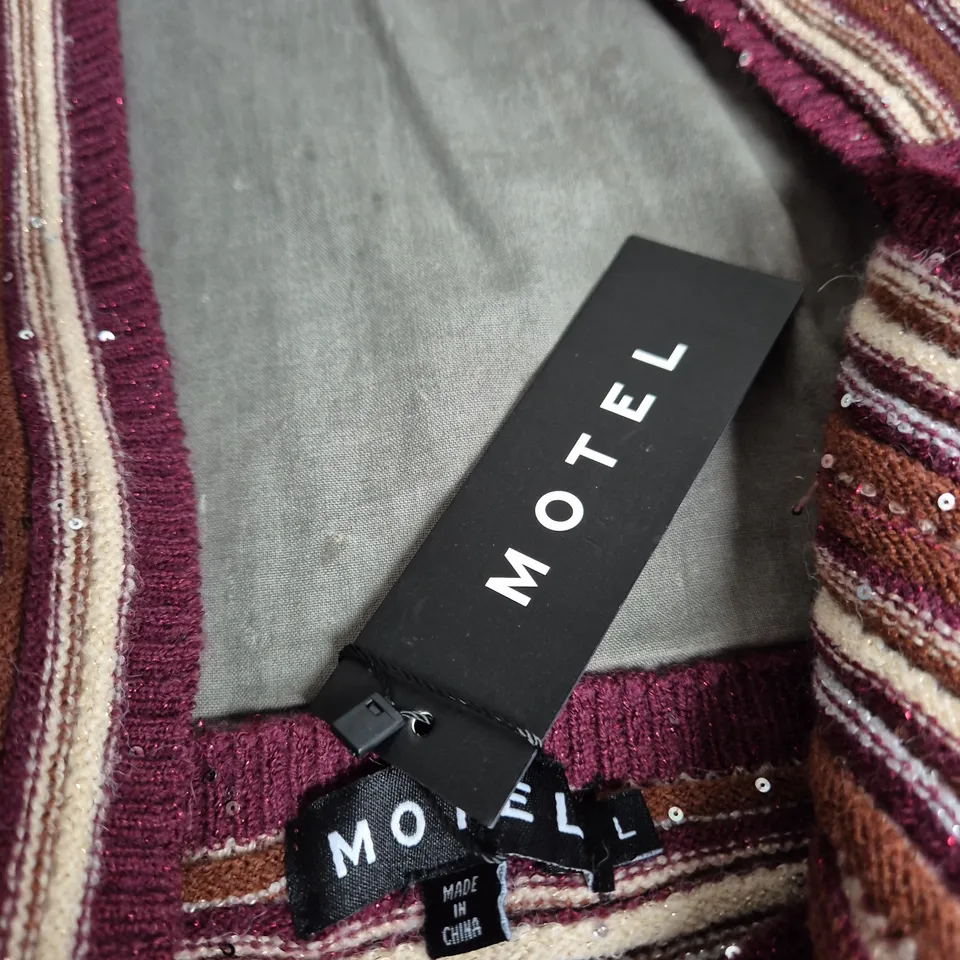 MOTEL STRIPED SHIMMER KNIT TOP – RUST, UK SIZE L