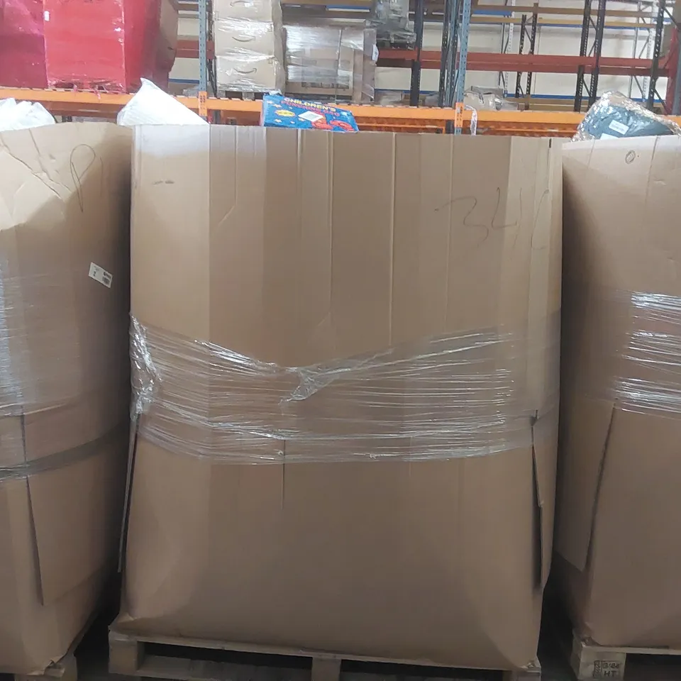 PALLET CONTAINING A LARGE QUANTITY OF ASSORTED HOSE PIPES, POOL INFLATABLES ECT