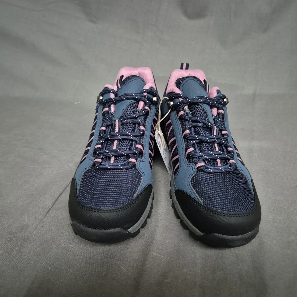 BOXED PAIR OF MOUNTAIN WAREHOUSE WALKING SHOES - UK SIZE 6