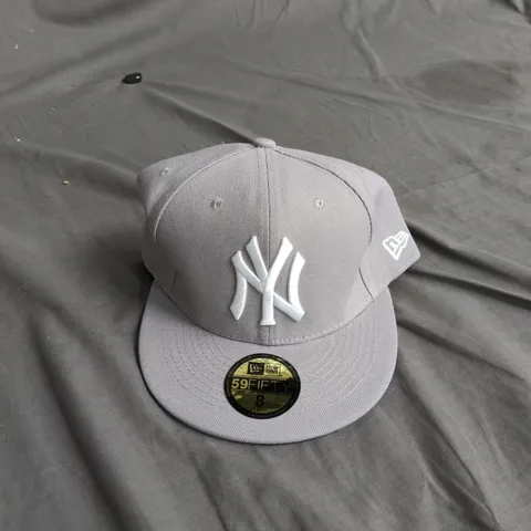 NEW ERA 59FIFTY GREY BASEBALL CAP – NY YANKEES - SIZE 8