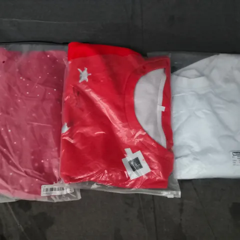 APPROXIMATELY 20 ASSORTED CLOTHING AND FASHION PRODUCTS IN VARIOUS STYLES AND SIZES - COLLECTION ONLY