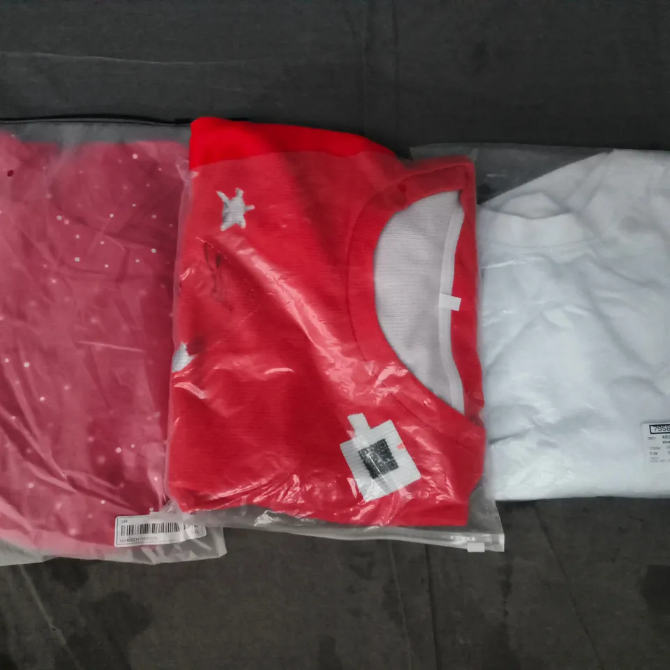 APPROXIMATELY 20 ASSORTED CLOTHING AND FASHION PRODUCTS IN VARIOUS STYLES AND SIZES - COLLECTION ONLY