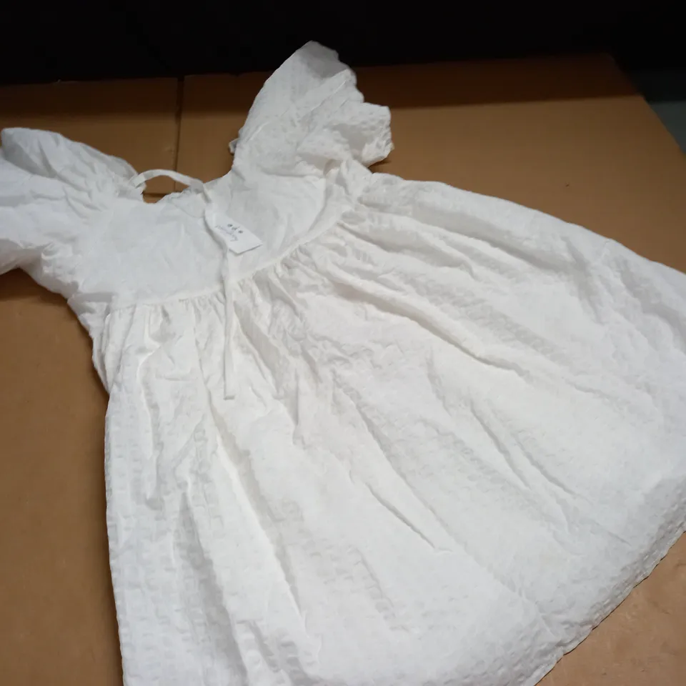 MONBEBE JENNY DRESS IN WHITE - 7-8 YRS