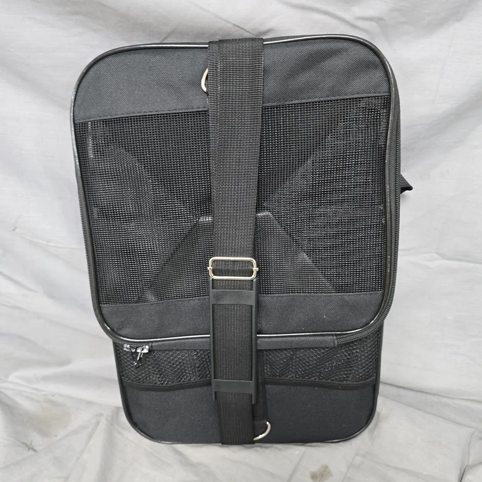 BLACK CAMERA BAG / CARRY CASE WITH CROSS-STRAP AND FRONT MESH POCKETS 
