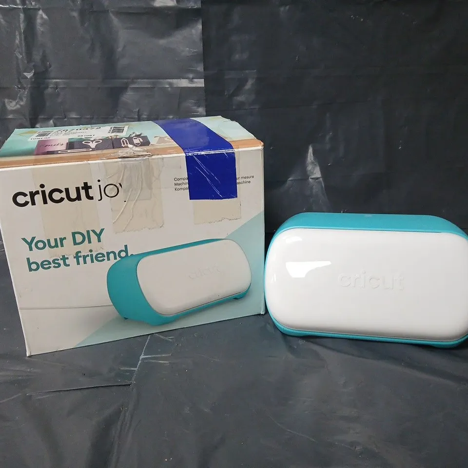 BOXED CRICUT JOY COMPACT SMART CUTTING MACHINE