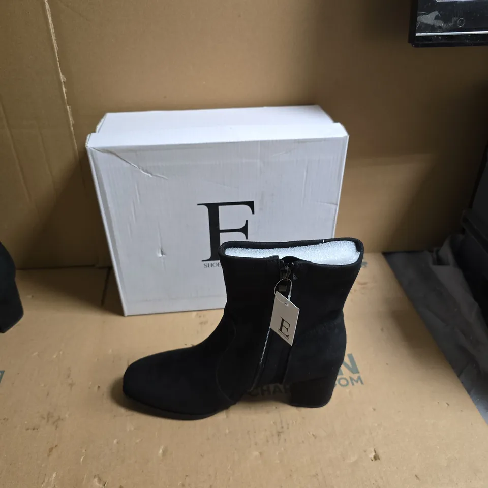 E SHOES BY EMMA WOMEN'S BLACK SUEDE ANKLE BOOTS WITH SIDE ZIP – UK 7