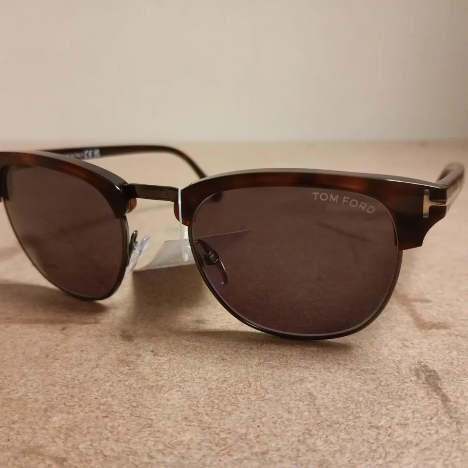 BOXED TOM FORD GLASSES W. CASE IN BROWN
