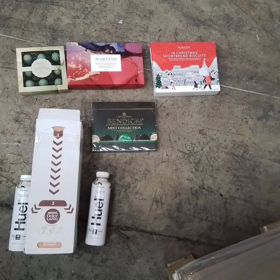 PALLET CONTAINING A LARGE QUANTITY OF FOOD PRODUCTS AND ITEMS TO INCLUDE;;FUEL VANILLA PROTEIN SHAKES,NESCAFE COFFEE PODS,BENDICKS MINT CHOCOLATE COLLECTION,MARTINS CHRISTMAS SET