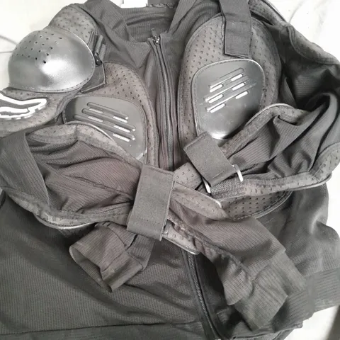 FOX BODY ARMOR IN BLACK SIZE UNKNOW