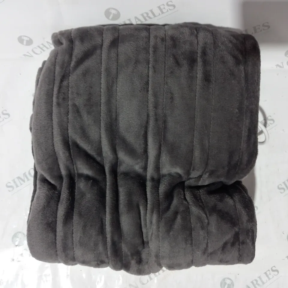 BOXED COZEE HOME VELVETSOFT HEATED THROW IN CHARCOAL