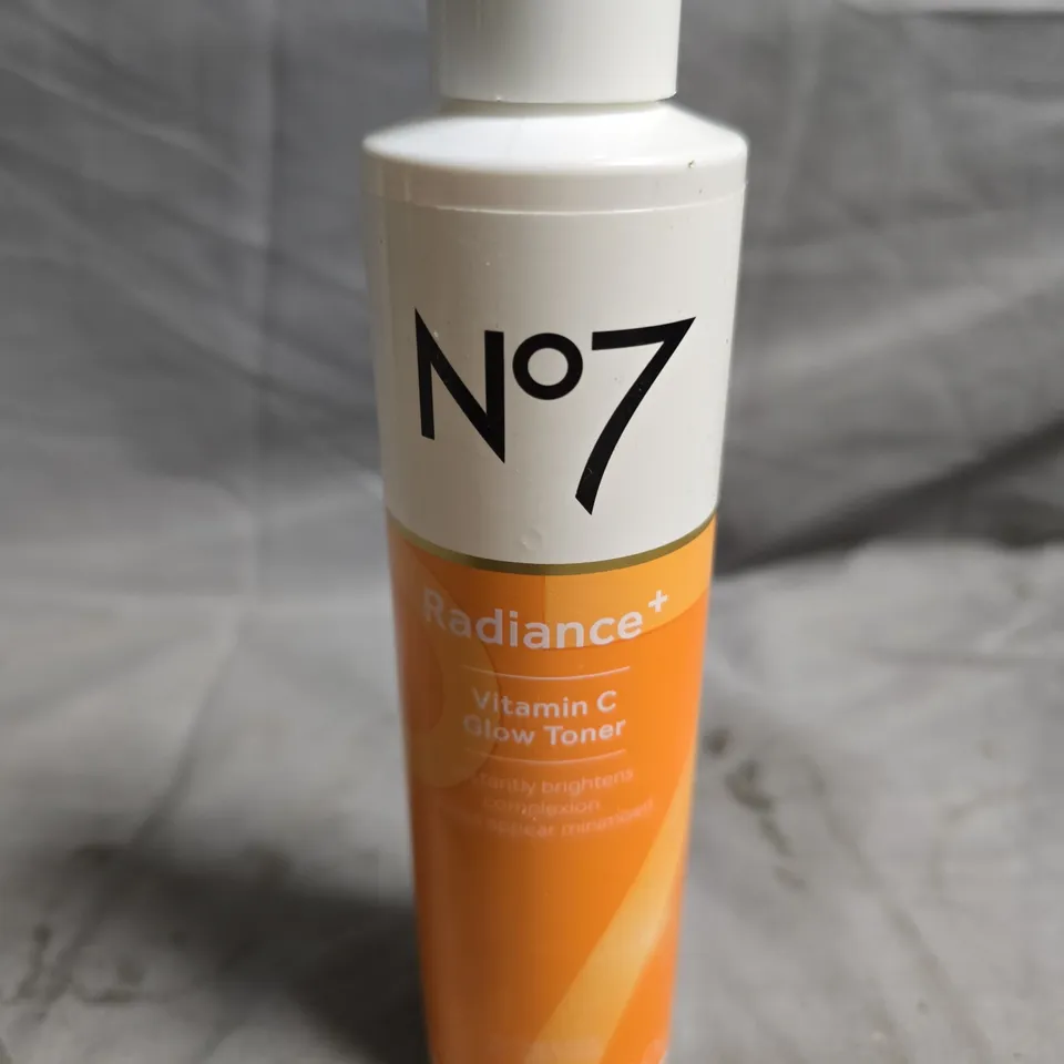 NO7 RADIANCE+ VITAMIN C GLOW TONER - 200ML