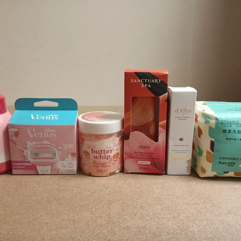 APPROXIMATELY 15 ASSORTED HEALTH & BEAUTY PRODUCTS TO INCLUDE P.LOUISE , BUTTER WHIP AND HAND CREAM 