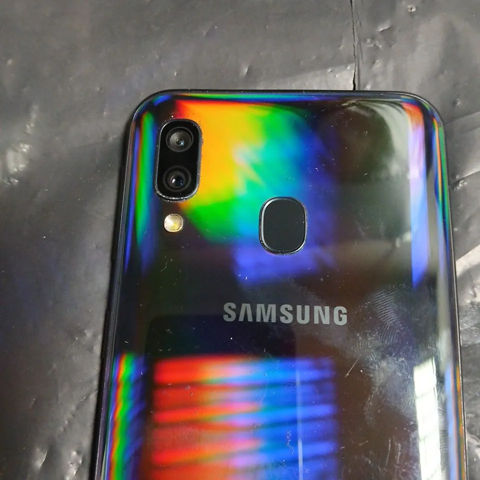 SAMSUNG GALAXY A40 SMARTPHONE – 64GB, BLACK PRISM – BOXED