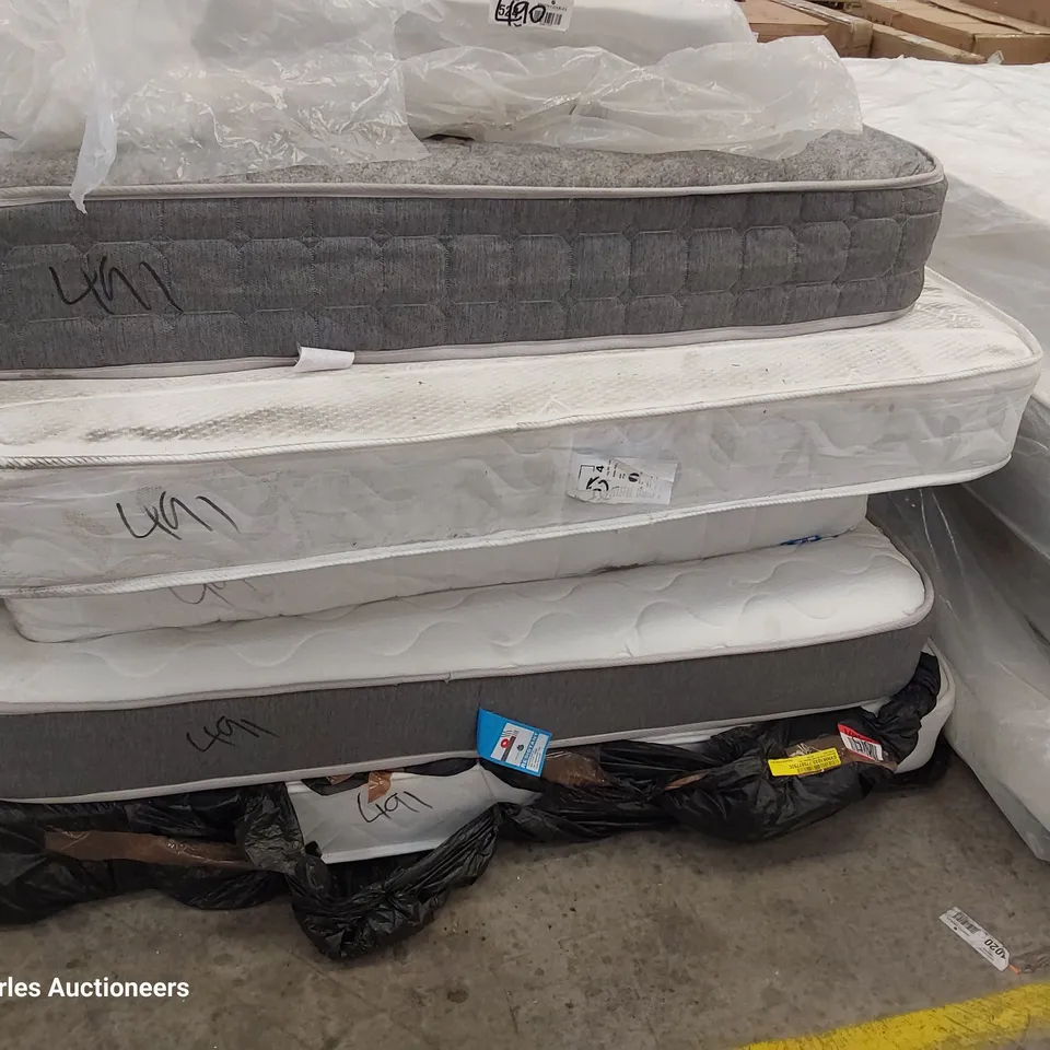 FIVE ASSORTED UNBAGGED DOUBLE & KINGSIZE MATTRESSES 