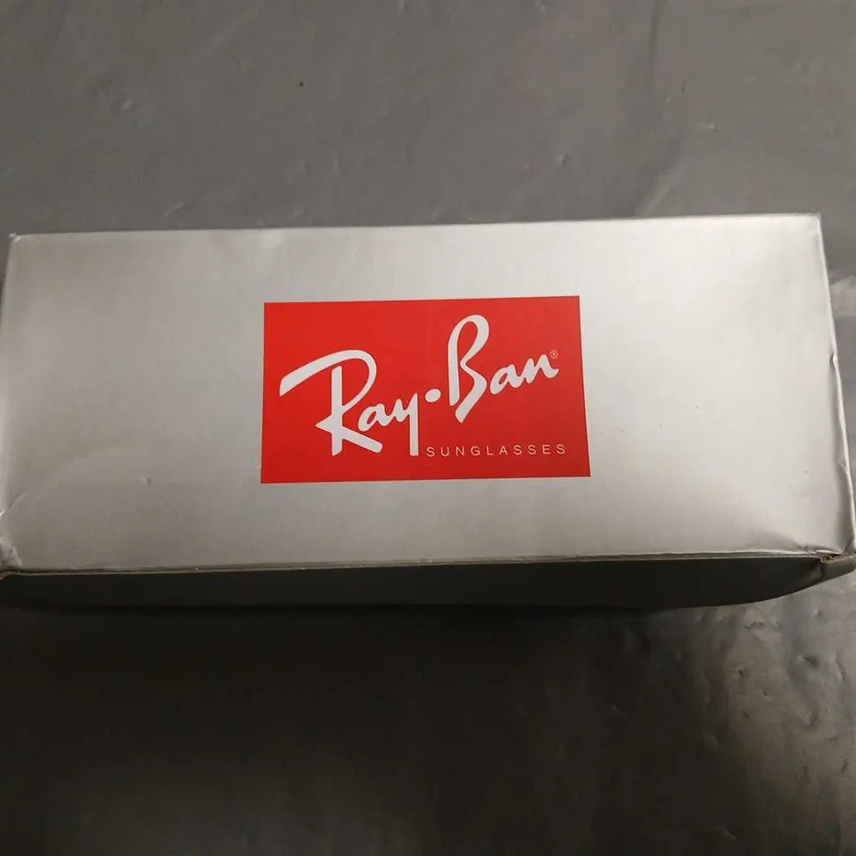 PAIR OF RAY BAN GLASSES IN CASE