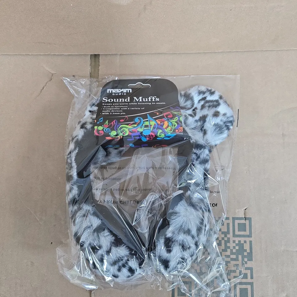 MAXIM AUDIO SOUND MUFFS WITH BUILT-IN SPEAKERS IN WHITE LEOPARD PRINT FUR  – 3.5MM PLUG