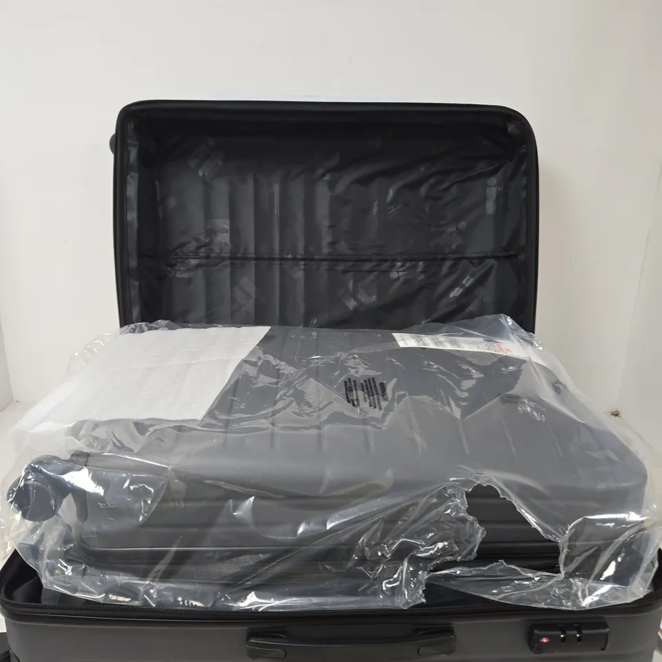 IT LUGGAGE LEGION ASPHALT 3PC SUITCASE 