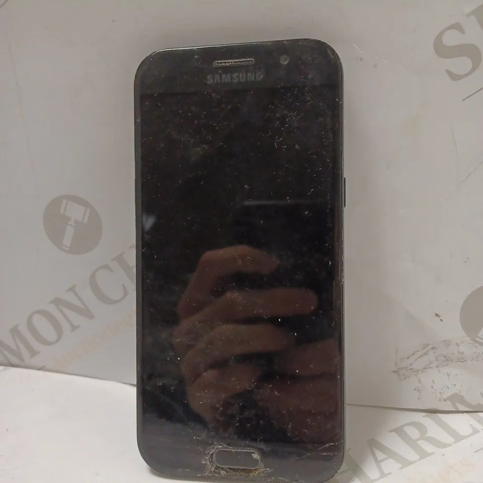 SAMSUNG GALAXY A5 MOBILE PHONE IN BLACK